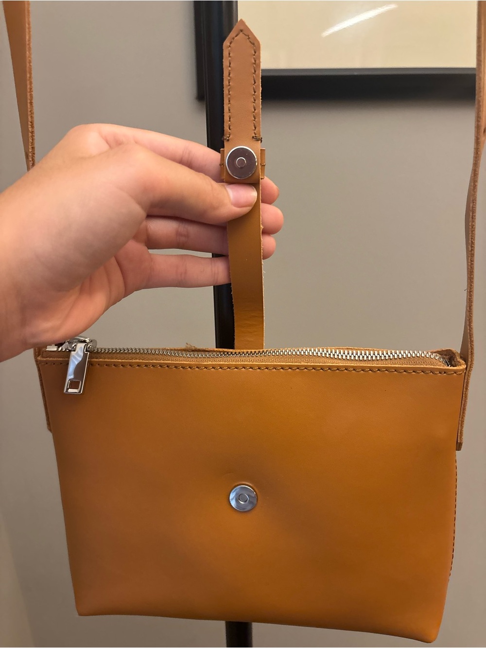 J. Crew Tan Leather Crossbody Bag - Classic Minimalist Design - Picture 2 of 4
